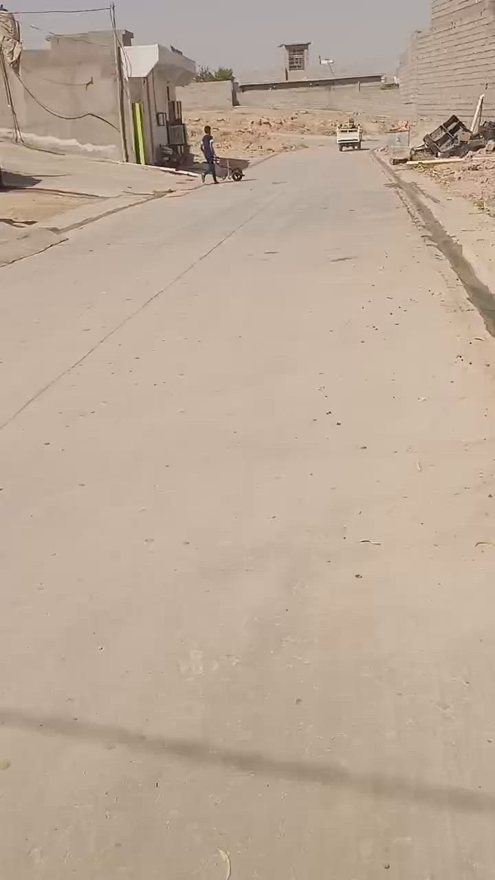 سلام عليكم اخوان عندي هاي قطعه ارض المساحه 250 نص بتلو نص قطعه ركن قريبه عل شارع وبنص الخدمات 
السعر، 8 وبيه مجال اي استفسار ***********
