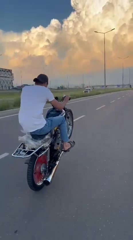 قييم المطور السعر؟  وذا عجبني السعر ابيعه نوعيه الدراجه تايكر 2021 مفتوحه منفيس اصلي ادراجه عزم قوي ورزنه طلقه نمره 3 يعلك شرط فول ومكفول 😇🖤 رقم *********** راسلني واتساب
