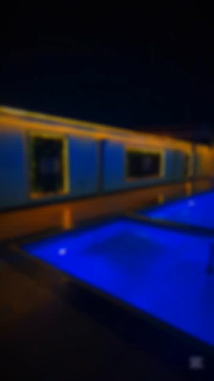 أهلا وسهلا في منتجع هاف بريك ViP بنظام فندقي((للإيجار اليومي والشفتات ))🌷🪷🌷
🔴 موقع المنتجع( بغدادـ ابو غريب -الشيحة قرب مستوصف عگرگوف)تبعد عن المنصور 15دقيقه

🔴 مسبح للكبار ومسبح للأطفال مفلتر 🏊‍♂️
🔴 يحتوي المنتجع على غرفتين منام وصاله مكيفه كبيره ومطبخ مجهز بالكامل وحمام غربي 
🔴 مكان مخصص للشواء(كباب ـ تكة-سمك) 🍖🍗🥩🍔🐟
🔴 صاله للالعاب( البليارد- -منضده -هوكي -فيشه-  قفاز -شطرنج- طاولي)

🔴 ألعاب للأطفال 🛝🛝
🔴 كراج كبير للسيارات 🚘
🔴 جلسه خارجيه في الماء  وحديقة أماميه وخلفيه
🔴كهرباء 24h
🔴 مستعدون لاقامه حفلات العراس والمناسبات وعياد الميلاد  
🔴 للحجز والاستفسار يرجى مراسله الصفحه او الاتصال على الأرقام ***********
🔴ملاحظه//المنتجع موثق بتطبيق أجرلي
🔴نستقبل حجوزات للعوائل والشباب
🔴ادارة المنتجع غير مسؤولة عن اي حادث (عرضي أو غرق أو مشاجرة أوصعقة كهربائيه )
