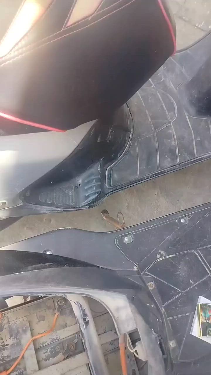 إعادة نشر بسبب الوعود الكاذبة دراجة سكنس شحن شغالة كلها كهربائيات بريكات لايت عالي ناصي يرادلها ترتيب كهربائيات بسيط 350 وبيها مجال


**إذا كنت صاحب هذا الإعلان وتريد حذفه لأي سبب، رجاءا أرسل رسالة إلى الدعم الفني**