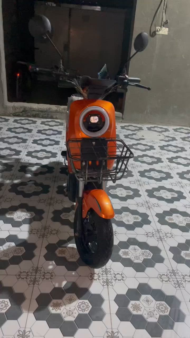 السلام عليكم دراجه R9للبيع موديل 2025 السعر450 وبي مجال رقم الموبايل *********** غراض كامله ومآبيه اي عطل البطاريات نضيفات
