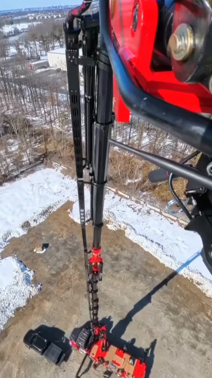 #truck #crane


**إذا كنت صاحب هذا الإعلان وتريد حذفه لأي سبب، رجاءا أرسل رسالة إلى الدعم الفني**