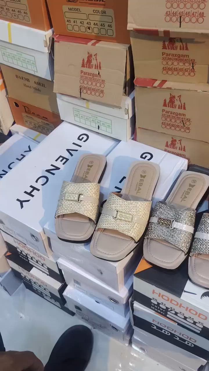 القياس 37_41
السعر 5@


**إذا كنت صاحب هذا الإعلان وتريد حذفه لأي سبب، رجاءا أرسل رسالة إلى الدعم الفني**