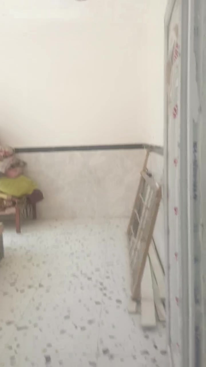 السلام عليكم مشتمل للبيع المساحه 125, طابقين كامل المواصفات مطبخ استقبال هول داخلي عرفه نوم /الطابق الثاني غرفتين ومجمع صحي بناء حديث الموقع ممتاز خلف ث أبي طالب مقابيل الساحه الخضراء للاستفسار الاتصال على الرقم ***********
