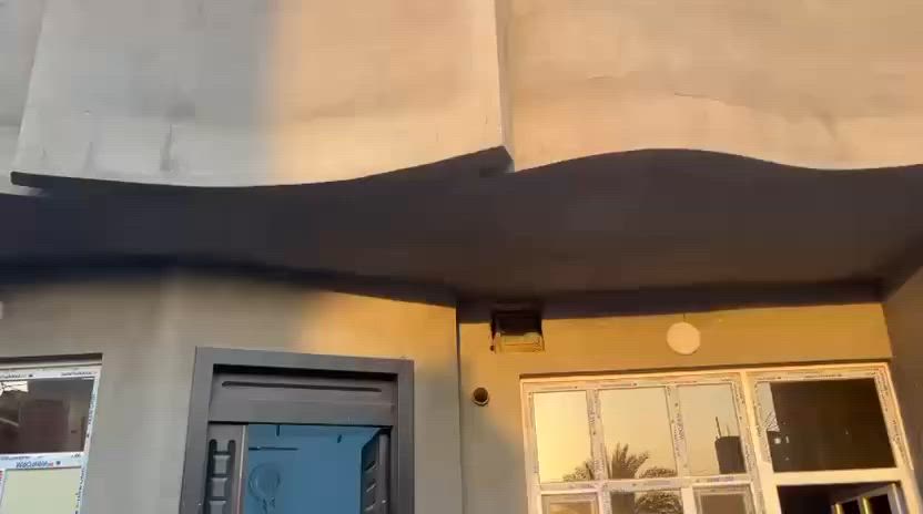 السلام عليكم ورحمة الله وبركاته
بيت جديد للبيع مساحة ١٥٠ متر واجهة ٧ متر ومنص
طابق واحد 
العنوان ابو غريب الشهداء خامس بيت عن المشجر 
ملك صرف سكني 
السعر ١١٥ وبي مجال بسيط
للتواصل واتساب واتصال 
***********
***********
