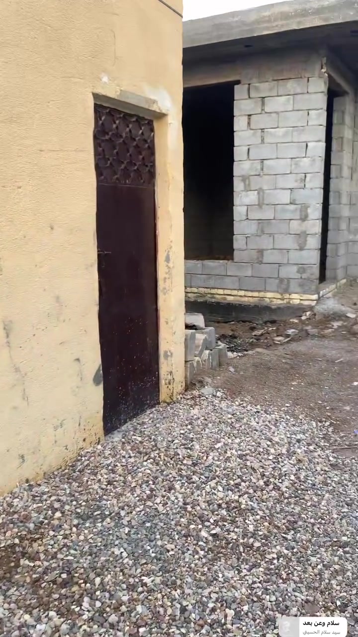 السلام عليكم 🫡
هيكل البيع مساحته 285م مساحه البناء 160

مع محل 

الموقع 📍الخماس قرب حسينيه الفواطم 

***********
