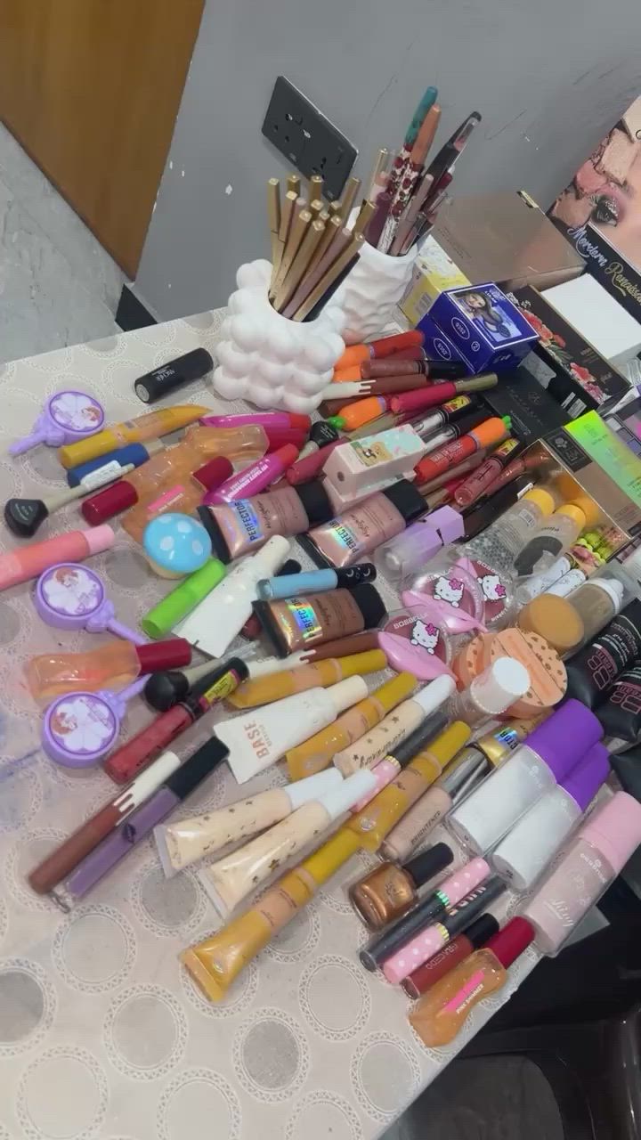 شلعة مكياج بيها اكثر من 180 قطعه للبيع قيم و اخذ


**إذا كنت صاحب هذا الإعلان وتريد حذفه لأي سبب، رجاءا أرسل رسالة إلى الدعم الفني**