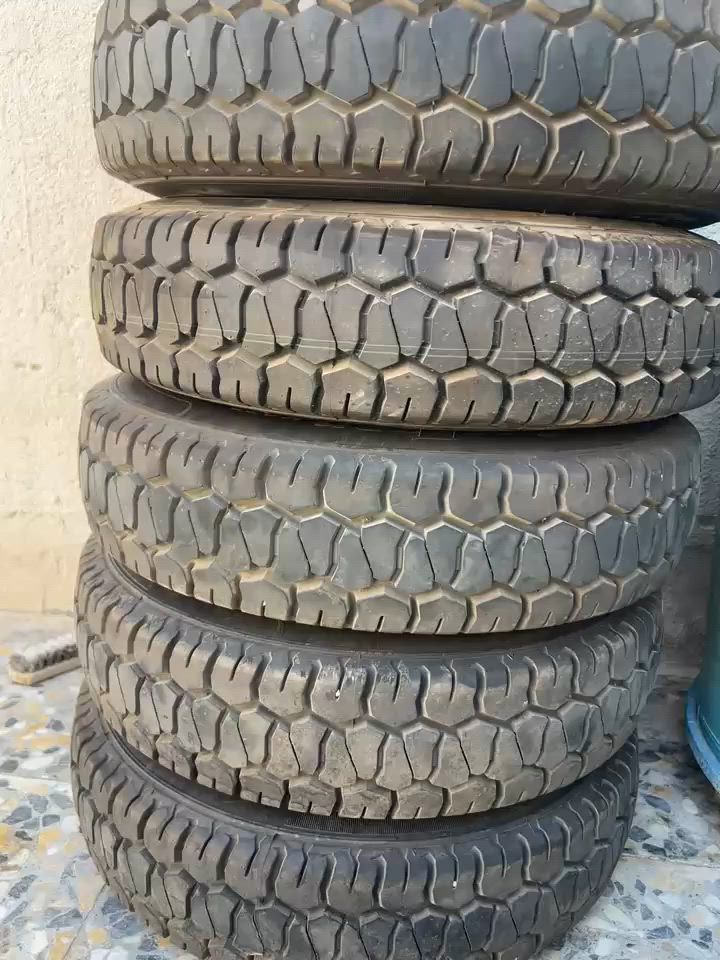 تايرات ١٣ مال ٢٦ ما ماشيات زيرو بعدهن ***********
