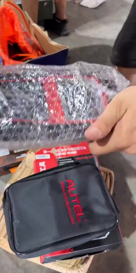 نماذج من بضاعه باليتات  رواجع اس اف s.f  بضاعه متنوعة كلشي يطلع بيها  نظام البيع بالباليته  العنوان :بغداد التاجيات قبل جسر المثنى  للاستفسار واتساب: *********** #livehighlights #tiktoklive  #مخازن_الغيث #دي_اتش_ال #الكترونيات 
