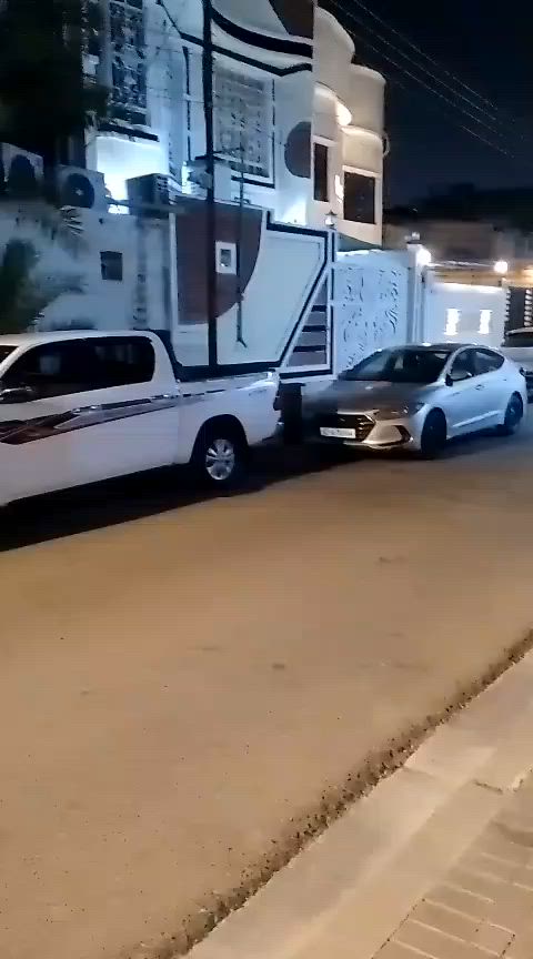 السلام عليكم 
بيت اليجار 
قبله حي المهندسين 
حي المقيمين 
غرفتين وصاله واستقبال مطبخ صحيات وكراج 
يجاره قفل قفل قفل قفل 600
لتواصل واتساب ***********

