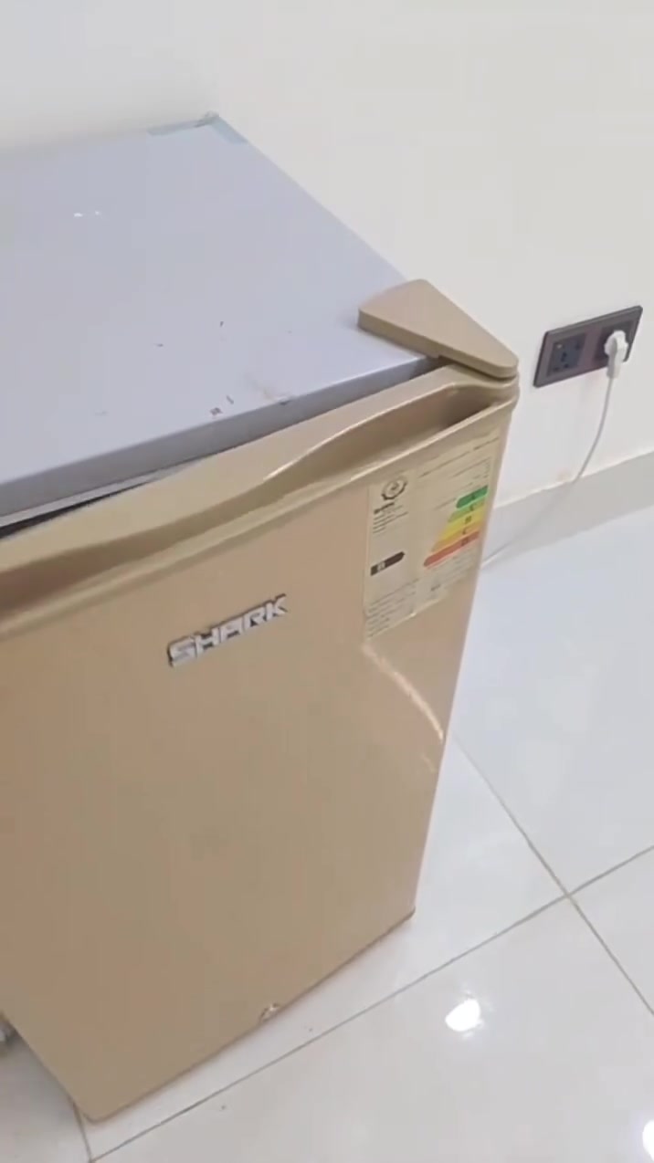 السلام عليكم  ثلاجه نظيفة  الفلوجه  السعر ٩٠  ***********
