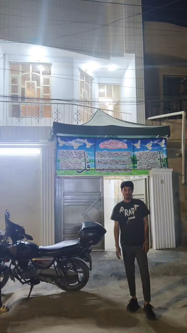 السلام عليكم
بيت للايجار زيرو بلشعب

يحتوي البيت 

على استقبال+أربع غرف نوم +مطبخ حار+مطبخ بار

+خدمات فوك اوجوه

للاستفسار اتصل, ***********
