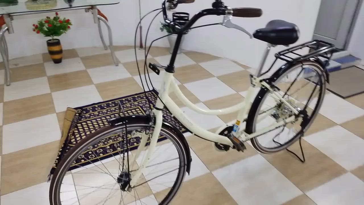 السلام عليكم بايسكل ياباني اصلي باله 7كير حالت وكاله بعده اتصل وعرف سعره ***********
