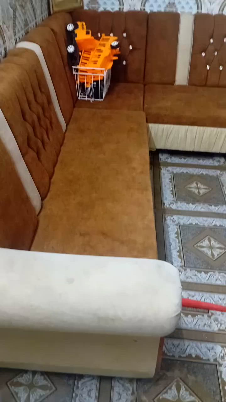 تخم مستعمل مع غرفه اخشاب السعر مليون وبيه مجال الي يحب يستفسر هذا رقمي ***********
