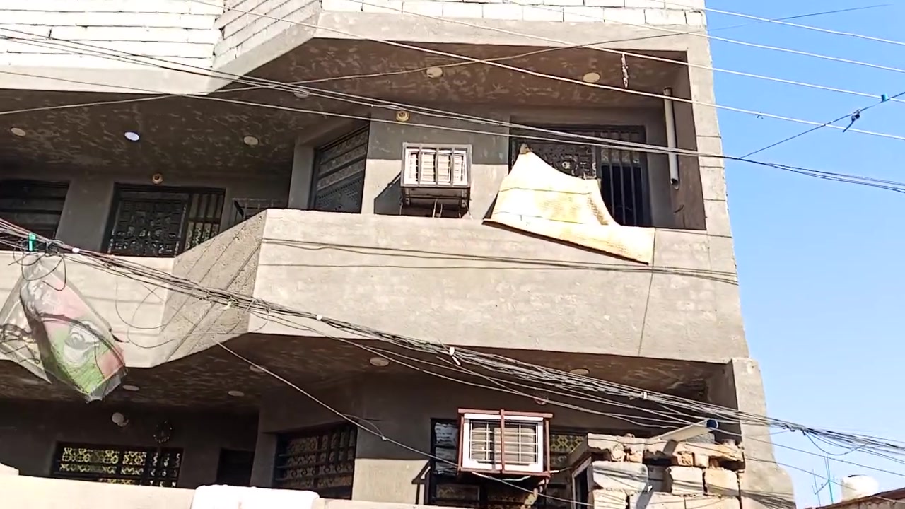 البيت للبيع مساحته 
190متر
البيت يحتوي على ستقبال 
ومطبخ
5غرف
صيحات 2
حمامات2
مناور 2
البيت كاشي جاهز
المكان زعفرانيه دور الصحه 
محله 966زراعي قرب السده الجنابين 
***********
سعر خاص
