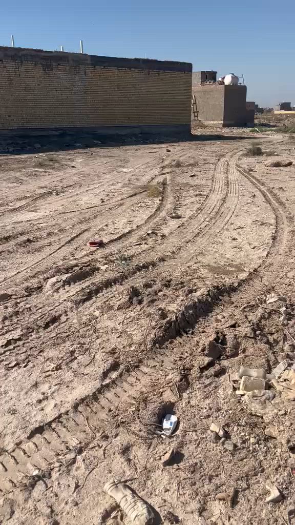 رقم القطعه 13965 //100متر  🌲🌲
(ركن ). 🌳🌳
قريب ع مدرسة الاحسان 🏤🏤
خدمات  وبناء 
السعر ٤٤
وتنباع 50 متر السعر 22 ونص 
للأستفسار مراسلة الصفحة او الاتصال
*********** واتساب
