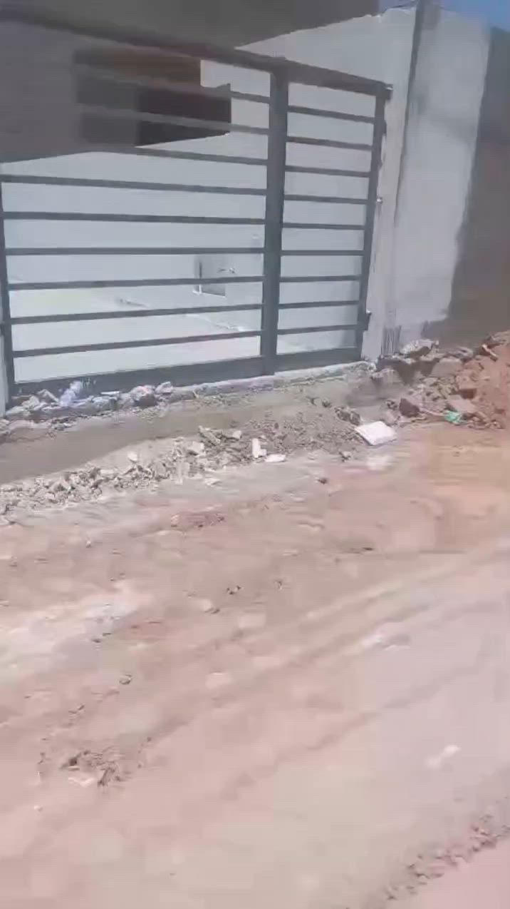 دار للرهن في المجمع السكني مابين الحرمين طابقين مساحه 300 متر التفاصيل بالفيديو والسعر 25 مليون للسنه للاستفسار الاتصال على الارقام التاليه
*********** ☎️ 
*********** ☎️
