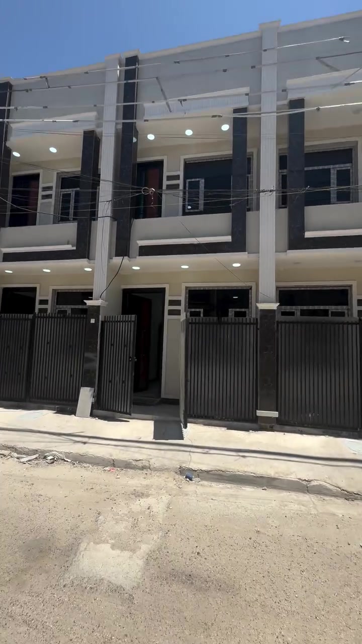 مشتملات للبيع الشعب سوك شلال خلف مكوه الخضراء
مساحه ٦٥ متر 

ستقبال وحولي وخدمات وغرفه نوم 

الطابق الثاني (٢) نوم وخدمات 

معروض بمكتب الكناني ***********
