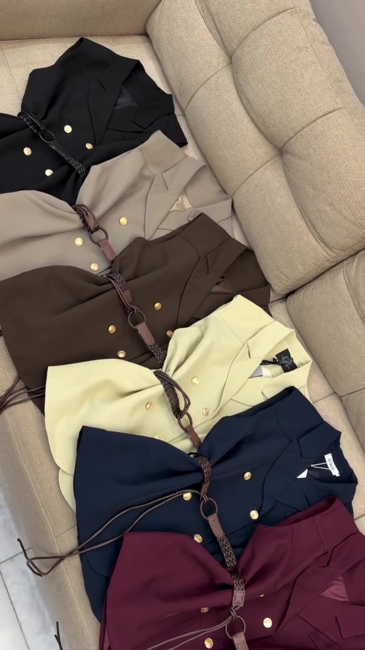 ⁨	توفر الطقم الترند😍
الخامه برادا بارده ومتحتاج كوي😍
متوفر بقياسات
m-l-xl-xxl يلبس من 38 الى 46
طول اليلك 75 سم يغطي الورك
الكيلوت طول 110
طريقه الحجز
ارسال صوره للموديل مع العنوان ورقم
رساله على الخاص ✉️💌
او على الواتساب ☎️
***********
***********
متوفر دفع عن طريق زين كاش 💵 
العنوان 📍
الفرع الاول:بغداد المنصور شارع الاميرات عماره الكوخ الجديد داخل القيصريه محل ما قبل الاخير على اليسار
الفرع الثاني:بغداد زيونه شارع الربيعي عماره الموج التجاري قرب جدار سنتر محل الاخير على اليسار⁩⁩
