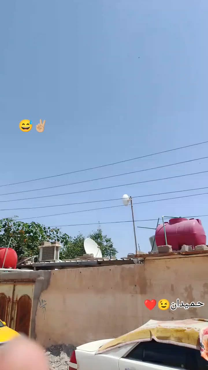 مارك شاهينه مديل 2002سياره مكفوله من صبغ وضربه ونقل جثه ولعيب شرعي سياره فقط بيها دحجات بسيطه كلش + مكينه وكير فيفيتي فيشه وحدة مكفولات كفاله 
حداديه الكدام /70/100
بطاين جدد كشنات علمن تبريدها جاهز نقص بي صونده 
تجي وتشوف بعينك  سنويه 2028/
سعرها 55وبيها مجال حك جيه 
مكاني بصره زبير)) رقم الهاتف +***********
