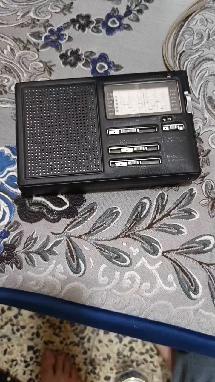 السلام عليكم / راديو ناشيونال باناسونيك صناعة اليابان 5 موجات FM / MW/ SW 1-2-3 نظافة الجهاز 80٪ وحسب ماموضح بالصورة  للإستفسار على سعره التواصل على الخاص - لايوجد توصيل / عنواني بغداد - الدوره


**إذا كنت صاحب هذا الإعلان وتريد حذفه لأي سبب، رجاءا أرسل رسالة إلى الدعم الفني**