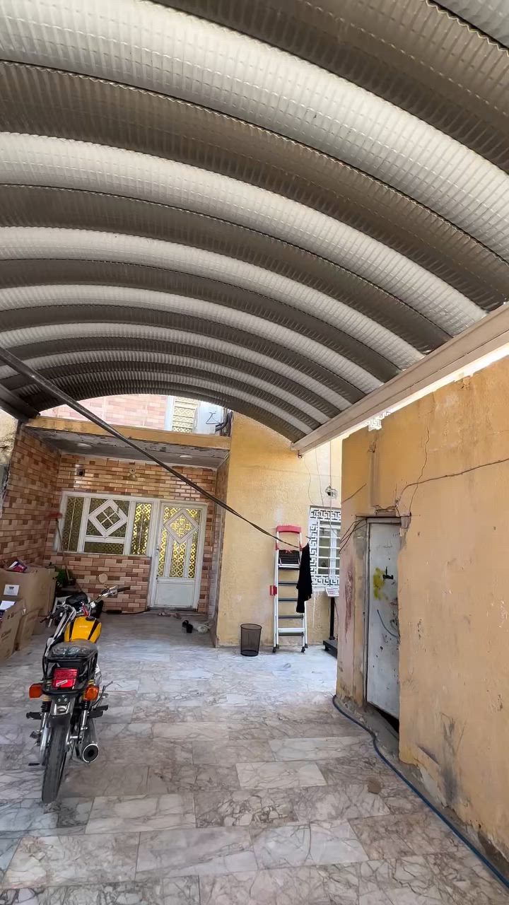 الدار للبيع المساحه 150 متر سنه البناء 2020 الموقع حي العصري قرب بيت شيخ علي المياحي 

ثلاث غرف نوم صحيات داخليه خارجيه والبيت مثل ما موضح امامكم بسعر جداً مناسب

رجائاً الي يريد يسولف ليتصل 

‭***********‬
