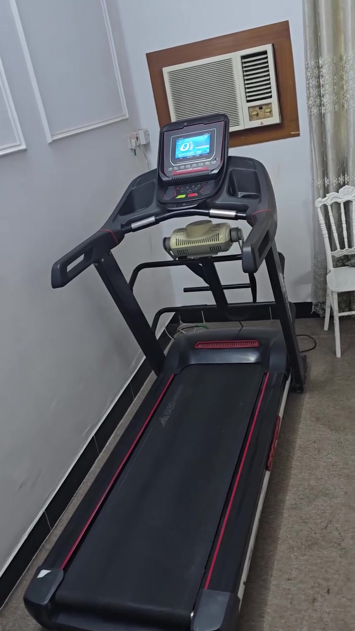جهاز جري 155 kg جبلي   بيه مواصفات كلش هواي 
الجهاز ضخم مال قاعات 
السعر ٣٦٠ الف وبيه مجال
بغداد بوب الشام
***********
