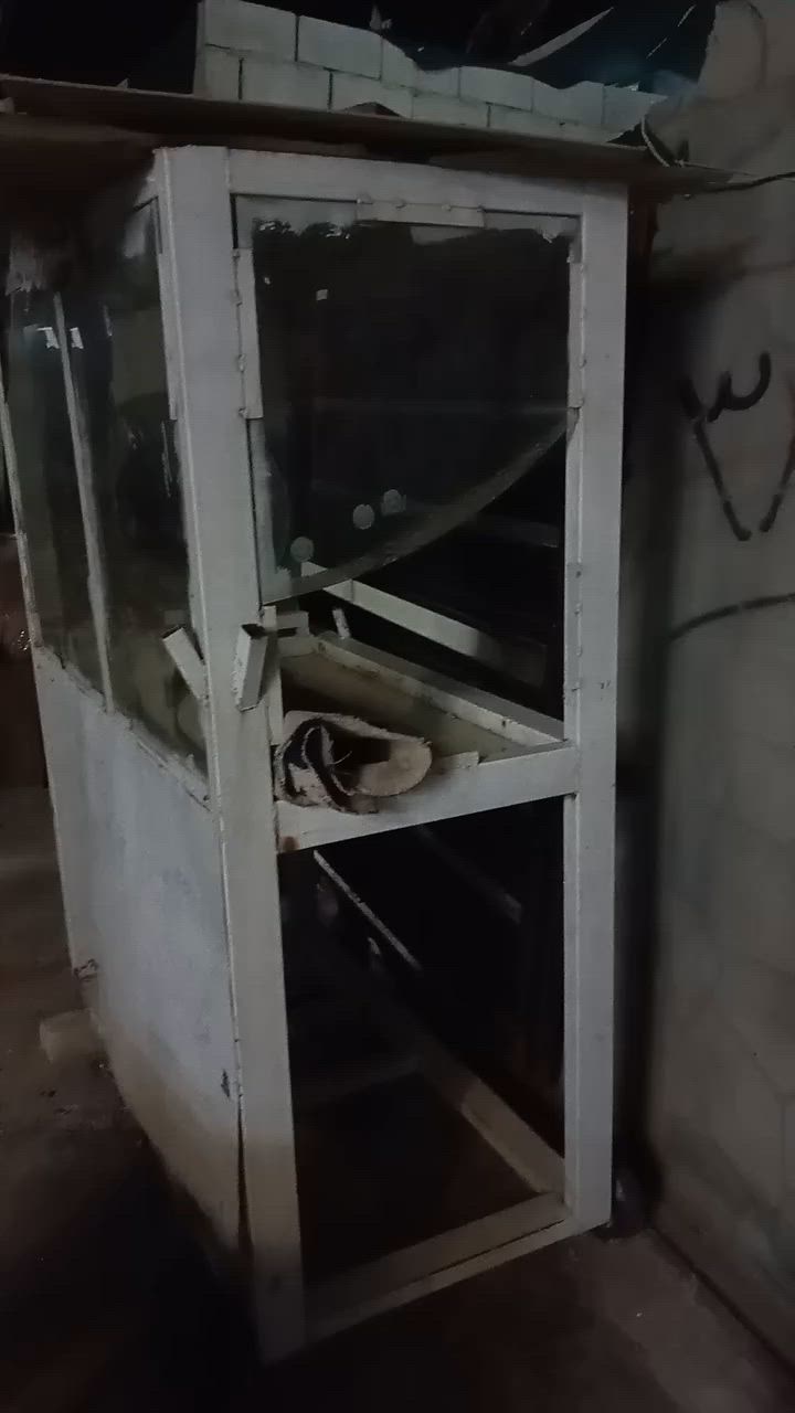 مكينة حب للبيع سعر ١٠٠ قفل مكان حي عسكري ***********
