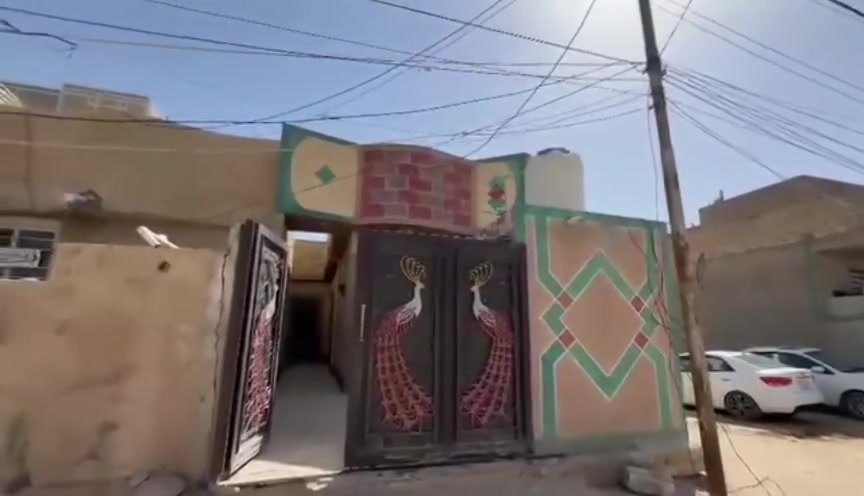كربلاء الامن داخلی بيت للبيع 
يباع بنظام التطلوعة(28) مليون 
 مقدمه عليه سلفة من قبل المصرف العقاري
المساحة 100 م
غرفه 
صاله 
استقبال مغربي 
مطبخ 
كراج حمامات خارجيه 
حمامات داخلية 
صب مسلح قريب ع شارع العام
***********
