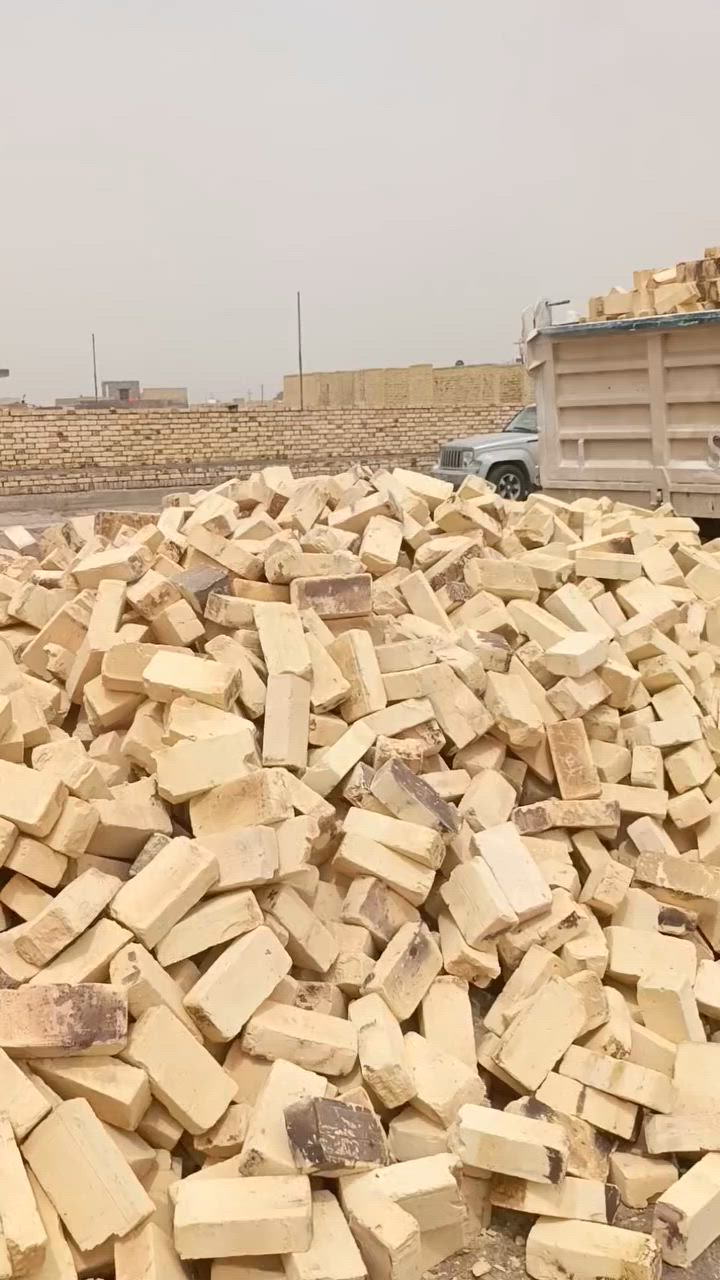 سلام عليكم طابوق درجه اولى واحد عله واحد قالب ولون ✅ وعدد شرط 4300 عله مكلاب ✅ سعار مناسبه 📲📞 👈 ***********
