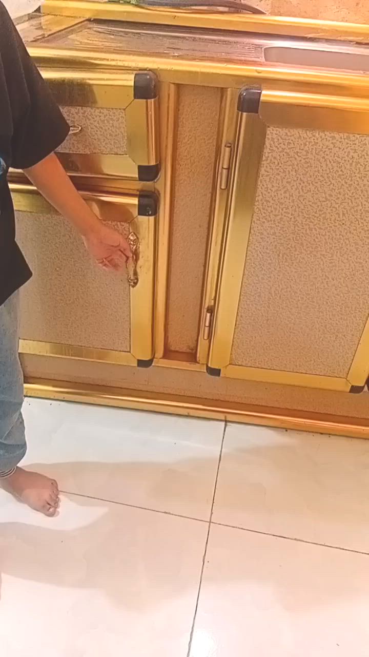 سلام عليكم  كاونتر البيع بيه اضرار واظحه بصوره


**إذا كنت صاحب هذا الإعلان وتريد حذفه لأي سبب، رجاءا أرسل رسالة إلى الدعم الفني**