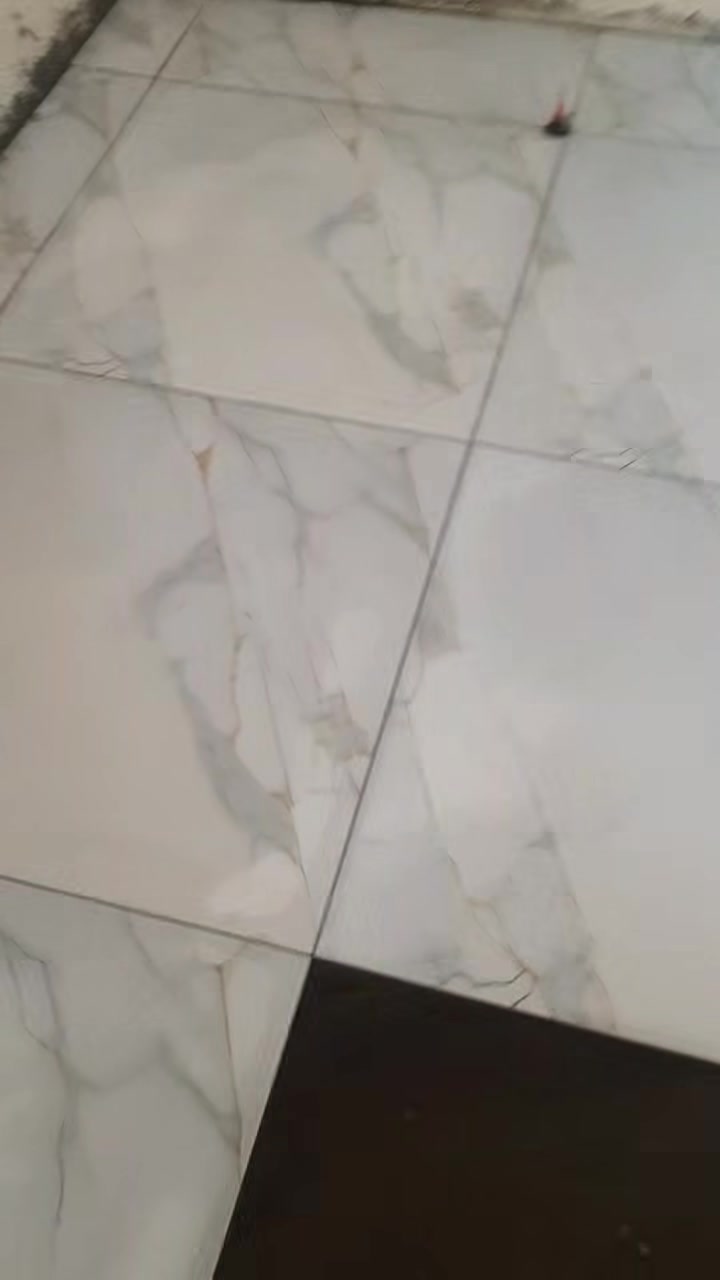 سلام عليكم كادر سيراميك متفرغ حلين سعر مناسب ورزق عله الله جز من عمل بصيط ***********
