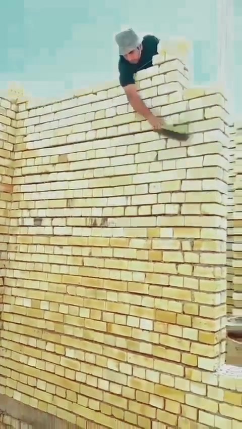 خلفه بناء متفرغ حاليا ترميم وإضافة بناء داخل مناطق بغداد ***********

