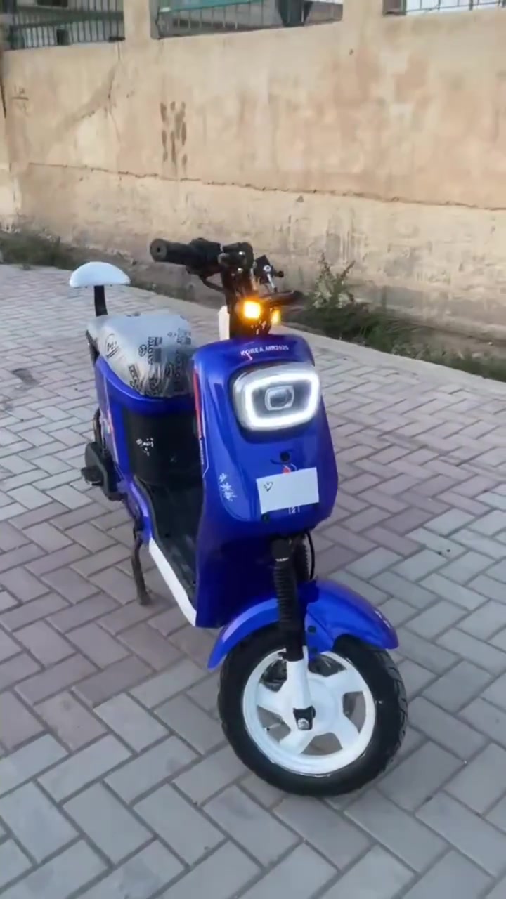 سلام عليكم باسكل شحن R9 نضيف مستخدم صارله شهر 
 نضيف من كلشي  السعر ٦٠٠  وبيه مجال 
للستفسار ***********
