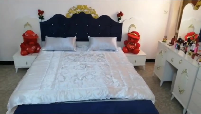 السلام عليكم غرفه نوم للبيع تركيه السعر ٥٠٠ وبيه مجال للطيبين *********** مكلف بنشر المكان بغداد للستفسار اتصل عل الرقم

