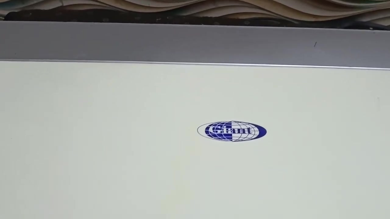 السلام عليكم عندي سبلت طنين كامل بس رموت ماوياه القطعه البارده والحاره وبواريه وياه كامل وكيبل  شرط النضافه و الشغل وتبريد سعره 300 وبيه مجال 
الناصرية المركز رقم *********** ابو مصطفى احمد
