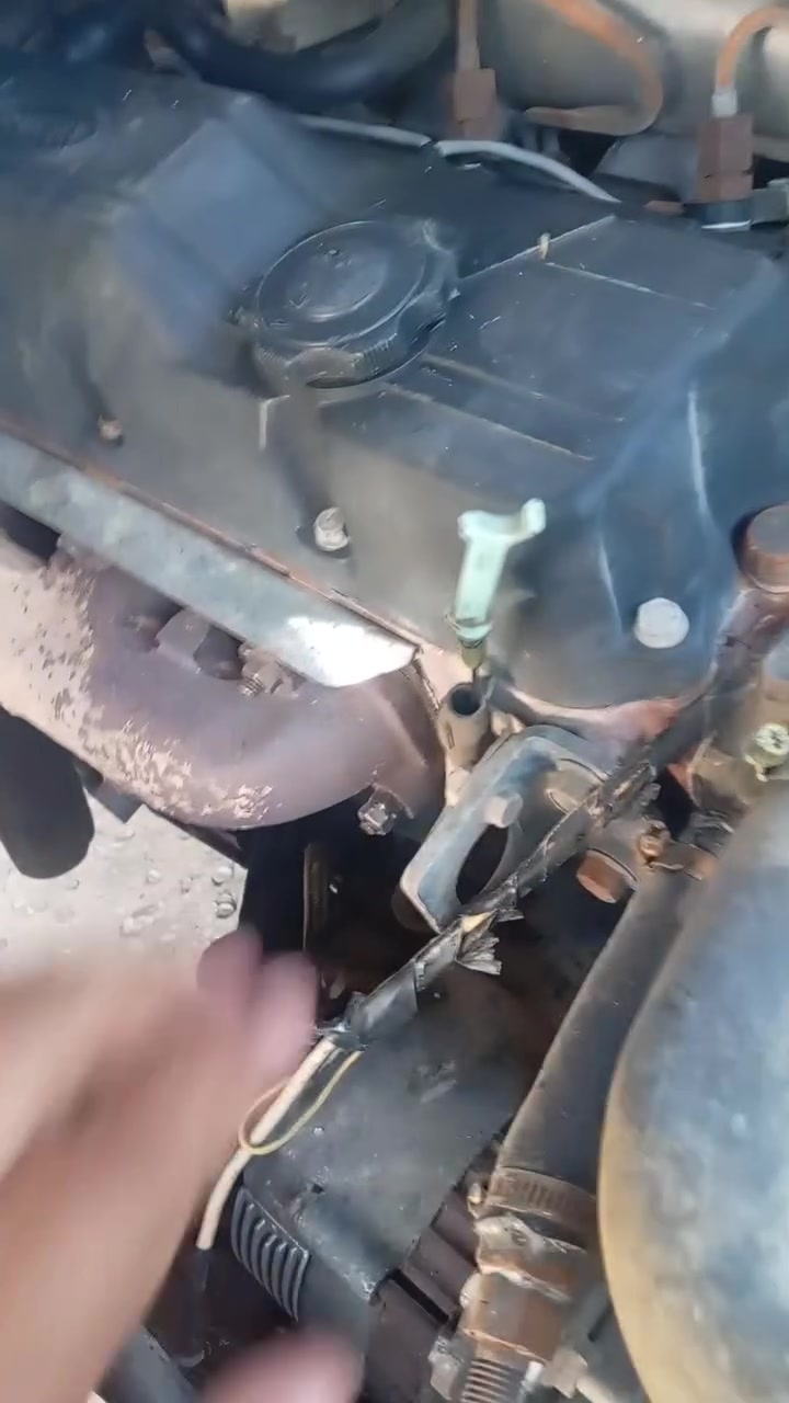 سيارة للبيع 95 باتر جديد سلف جديد ولباقي شوفت عينك رقم الهاتف ***********
