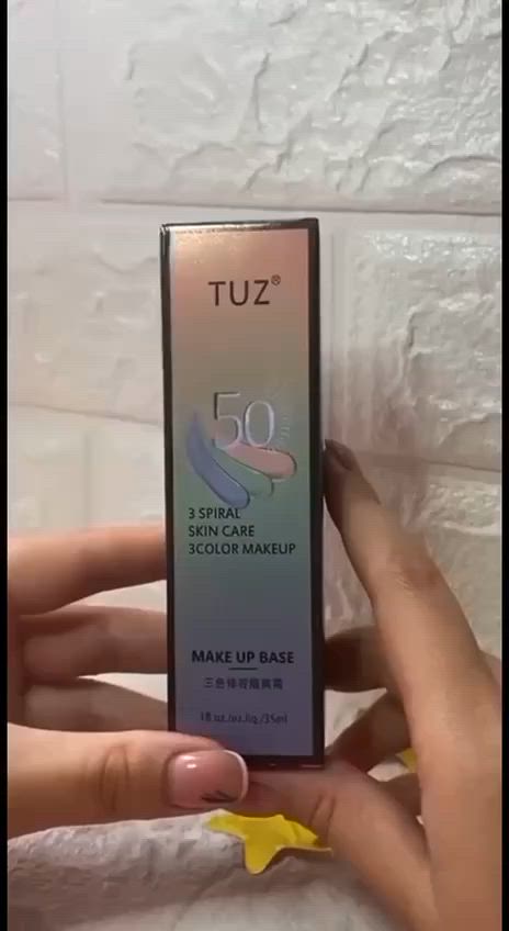 برايمر TUZ💙 الاصلي
برايمر توز ثلاثي الألوان 7x1 🌹
يجنن هل برايمر بنات الحلو بي يرهم على كل الوان وانواع البشرة مراح يجليلج الفاونديشن يتأكسد طول اليوم متكون من ٣ طبقات ( بنفسجي ، وردي ، اخضر ) 😍
تمتزج عند الضغط لتعطي كريم مناسب لجميع انواع وعيوب البشرة وكقاعدة اساس مثالية لمكياج مثالي خالي من العيوب ويدوم طويلاً ☺️
♥️- tuz مميزات برايمر
يوازن دهون البشرة
حماية من الشمس spf50
تنعيم وصقل البشرة
توحيد لون البشرة
تثبيت المكياج لفترات طويلة
ترطيب البشرة
خافي للعيوب وللمسام


**إذا كنت صاحب هذا الإعلان وتريد حذفه لأي سبب، رجاءا أرسل رسالة إلى الدعم الفني**