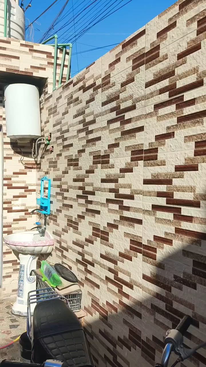 سلام وعليكم درجه ايرني للبيع اواقه ضايه اكفلك من كلشي بس من لحكومه نامه شلامجه ما مفوح بيه برغي غراضه كله كامله عينه ولايت مداكر شاير كلوب بك لايت كله كامله بس انه حربته  سعر  (450)مكان بصره شارع القاد امن الداخلي اي ستفسار ***********

