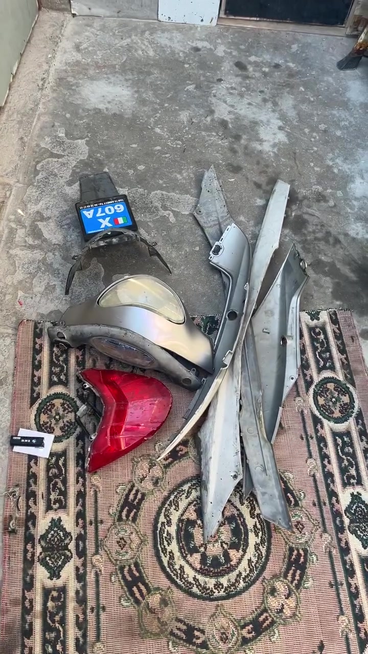 ماكس قجمه 
بوشه 55 شغل صحيح 100‎%‎
 مكينه نضيفه وما مبينه مفتوحه
كفرات كامله وسبايدر موجوده 
بيها نقص بسيط براغي الكزوز مكطوعات وبراغي السبايدر مكطوعات كلش سهلات بس ما عندي مجال الهن والكزوز موجود
السعر375 وبيها مجال للشراي
اي استفسار تفضل واتساب(***********)مكاني بصره قبله حي الجامعه
