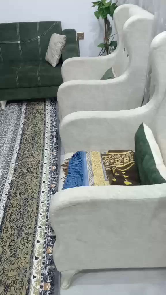 تخم ١٠ مقاعد كلش نظيف ومرتب
سعره ٣٠٠ الف
للحجز ***********واتساب

