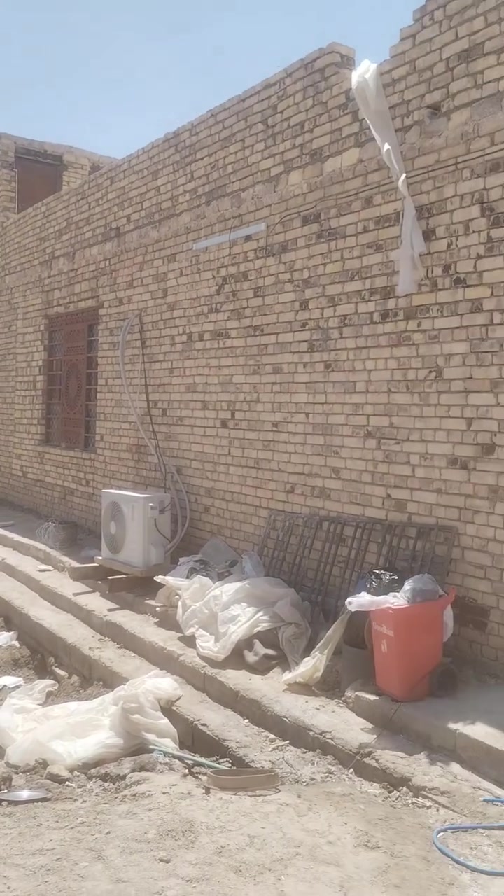 بيت 150 مع هيكل 100م حوالي الخصيمه حيدر حجي هندي لا استفسار ***********

