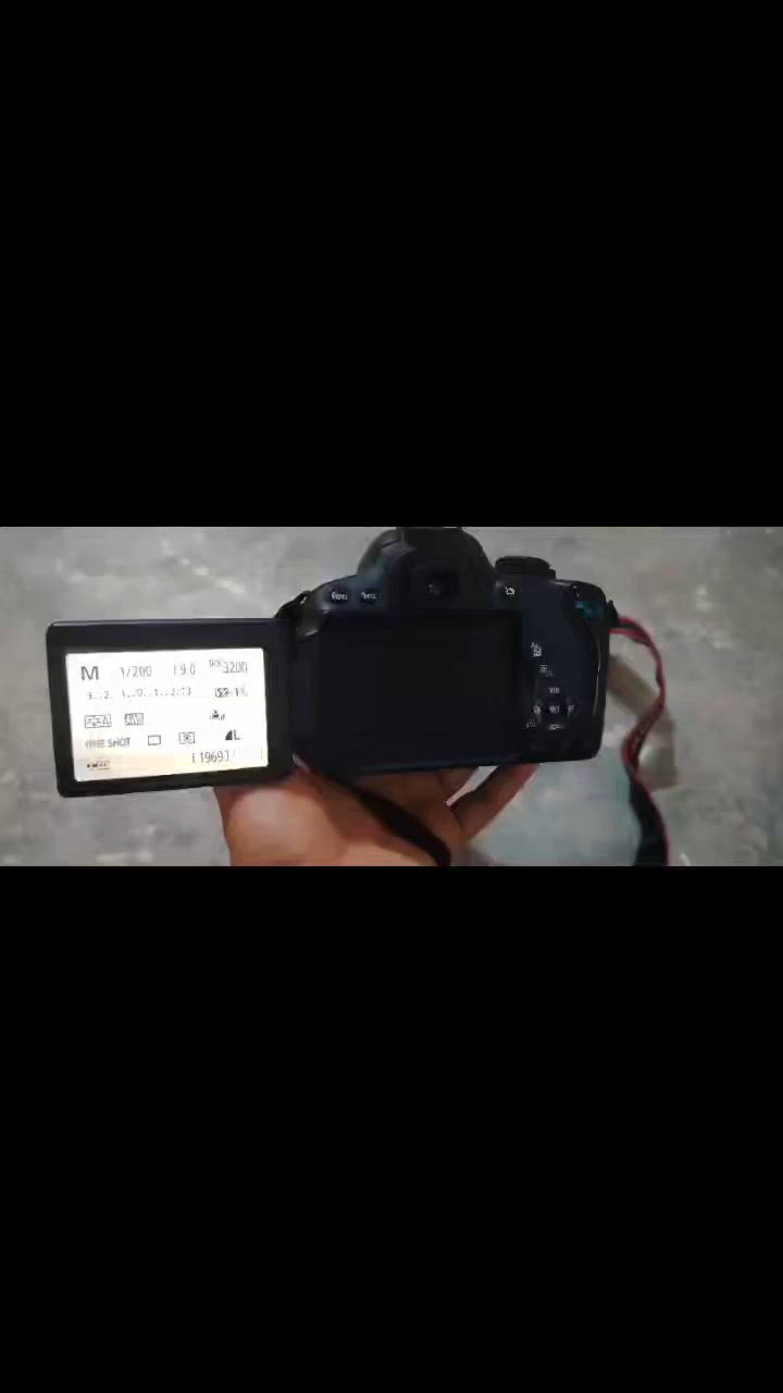 للبيع 📸
كاميرا Canon EOS 700D
نظيفة جدًا وبحالة ممتازة
المواصفات والملحقات:
شاشة لمس قلاب
عدسة أصلية 18-55
شاحن
بطارية
رام 16GB
السعر: 400
متوفر توصيل 🚚


**إذا كنت صاحب هذا الإعلان وتريد حذفه لأي سبب، رجاءا أرسل رسالة إلى الدعم الفني**