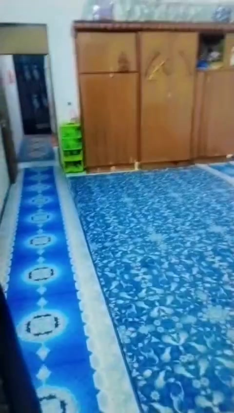 السلام عليكم بيت قاطين الشعب حي المهندسين معروض للبيع مساحة ١٠٠متر واجهة٥في ٢٠متر الاتصال على الرقم *********** زراعي
