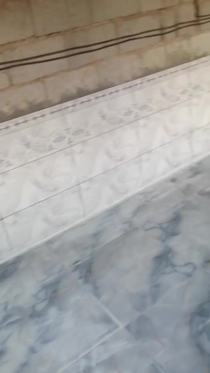 سلام عليكم اسطه سيراميك متفرغ حاليا***********
