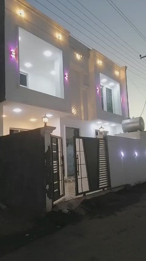 بيت طابقين للبيع 

العنوان الرمادي الصوفية مقابل مطعم القصر الابيض او متنزه المرسى 

طابو سند 25تحويل مباشر 

مساحه 220متر 

شارع 8متر تبليط 

بناء طابوك الطابقين 

سنة البناء 2026

باقي التفاصيل بل الفيديو 

الاتصال ‏‪***********‬‏

عنوان المكتب الرمادي خلف العاب السندباد 

تابع مكتب ليصلك كافة العروض العقارية

