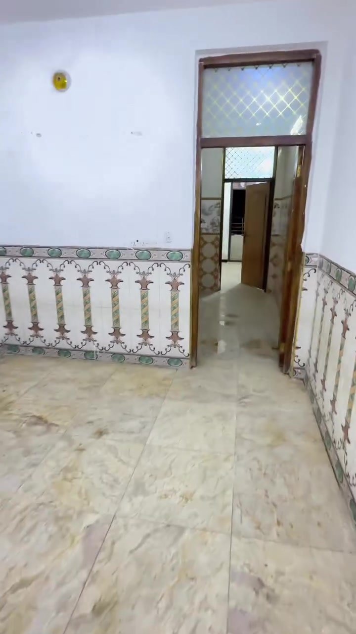 سلام عليكم شقه اليجار مقابيل مدرسه حاتم الطائي
رقم ***********
