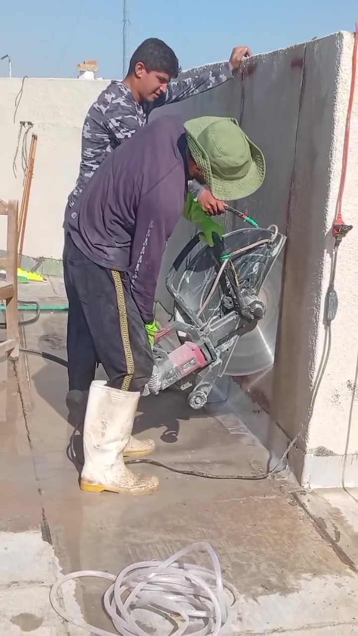 فتح بوب  كص درج شبابيك ماعندك فتحه مال درج منور ثقب درج  بعقوبة ***********
