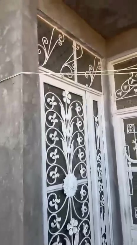 السلام عليكم للبيع مشتمل حي رشيد اول شارع مساحه ١٥٠ متر بناء حديث السعر مناسب السعر ٤٢ بي مجال الاستفسار اتصال ***********
