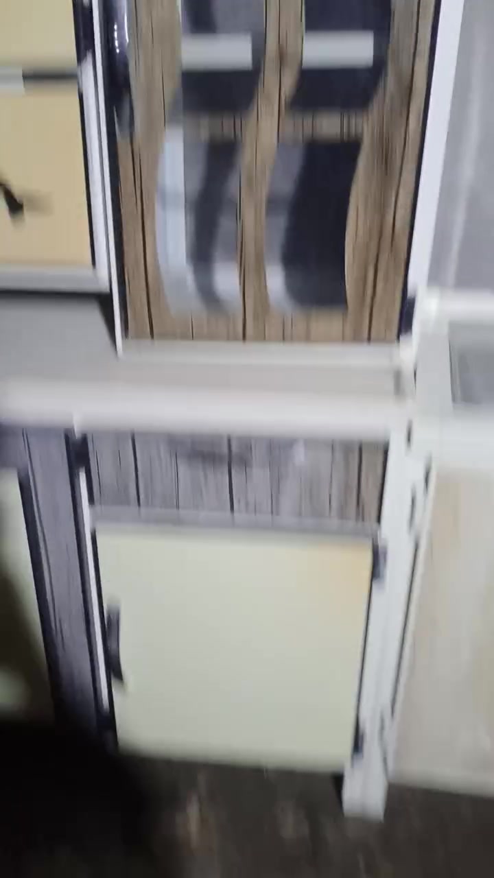 سلام عليكم عيني هاذه كاونتر 3قطع كاونتر وسنك ملاحق كاونتر سطح مرمر كاونتر تفصال طول مترين كاونتر و سنك متر و10 مستعمل قليل سعره 300 مكاني بغداد بياع شرطه الخامسه الاستفسار ***********فقط وتساب
